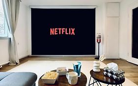 Regency Apartments - Traumhafte Zentrale 40M2 Wohnung Mit Kinoleinwand, Wifi Und Netflix